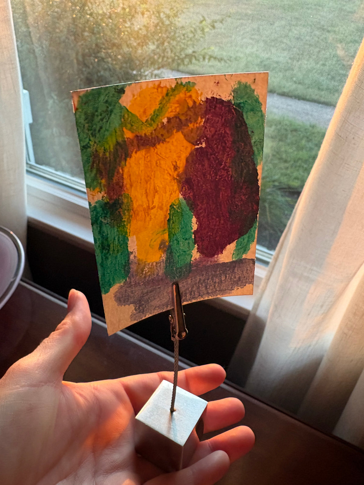Metallic Cube Clip Stand