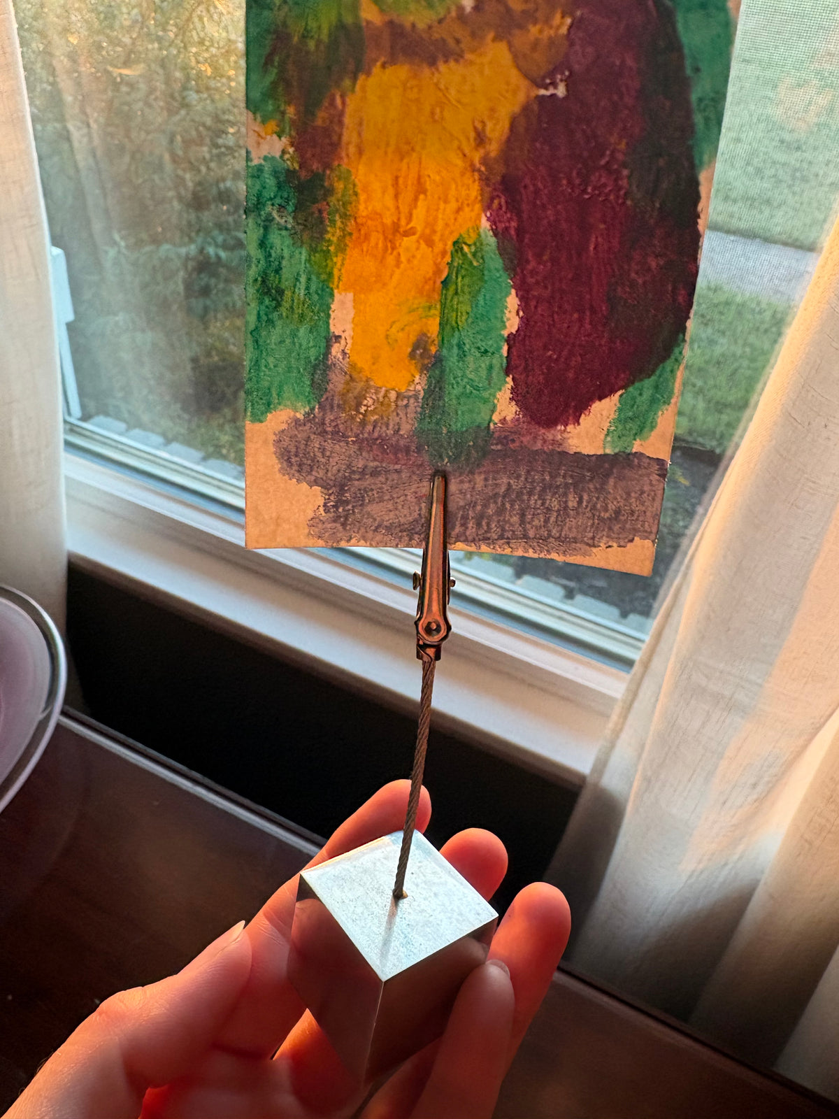 Metallic Cube Clip Stand